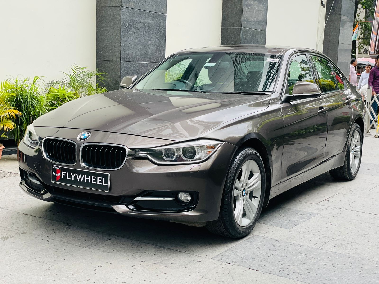 Get Behind the Wheel of the 2013 BMW 320d Sports Line: A Review