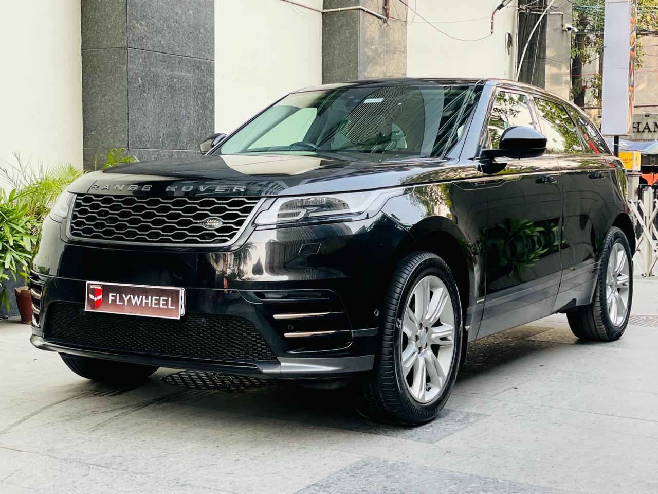 RANGE ROVER VELAR R-DY. S 2019: Luxury SUV Excellence