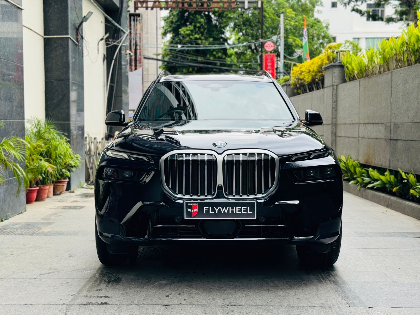 Unveiling the 2024 BMW X7 xDrive40i LCI M Sport: What’s New