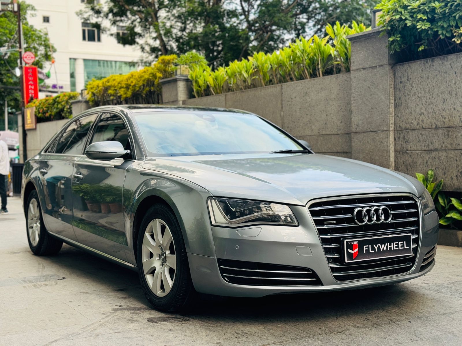 Audi A8 L