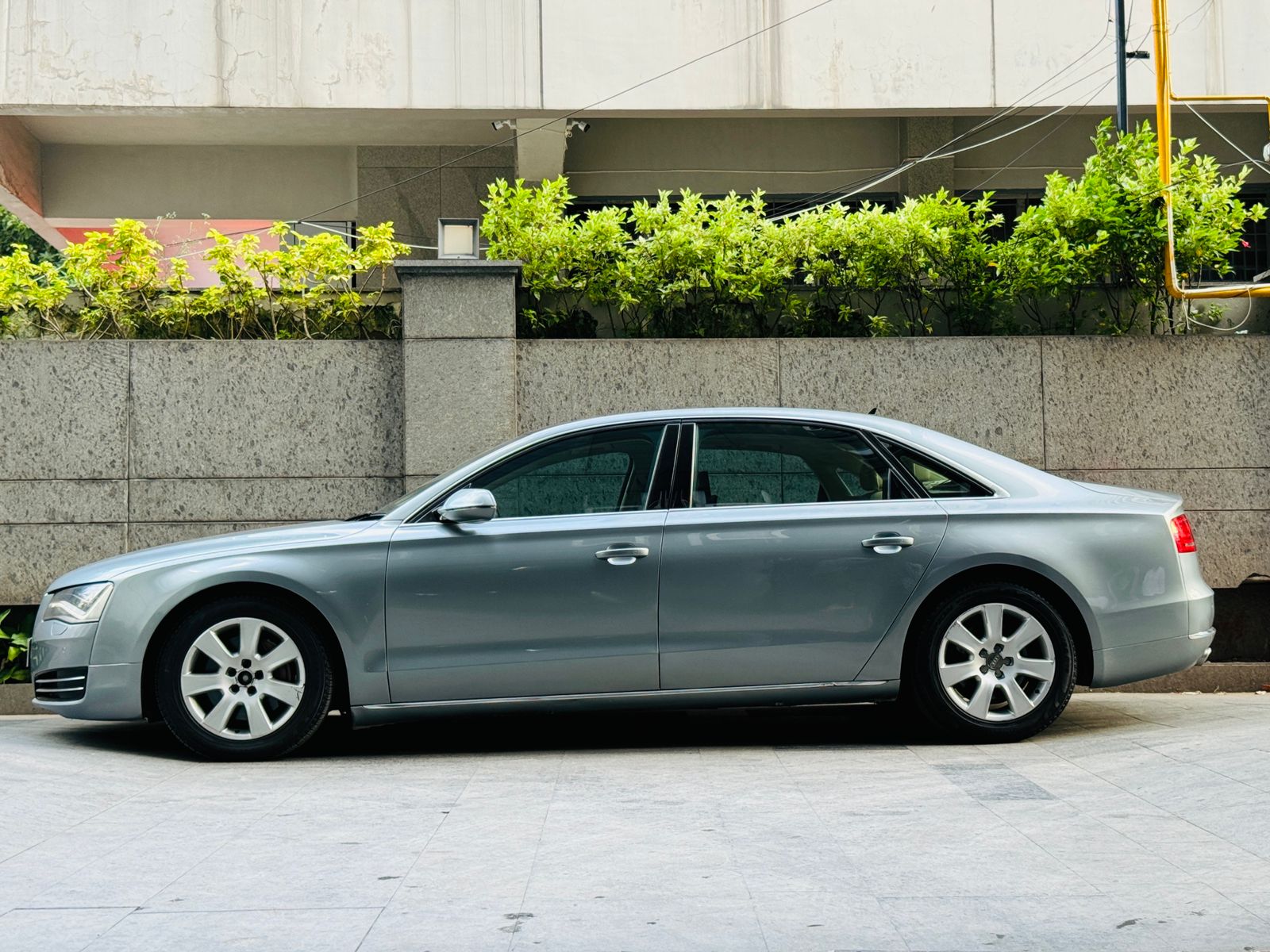 Audi A8 L