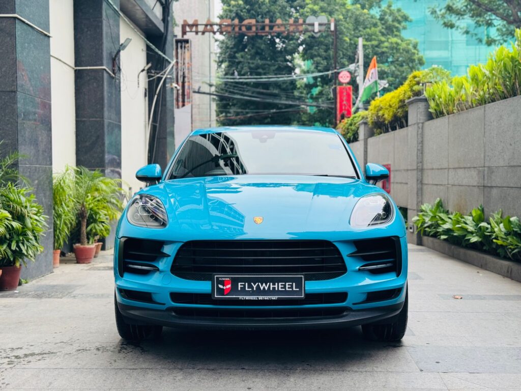 PORSCHE MACAN