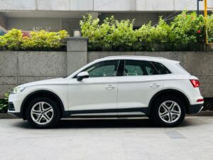 AUDI Q5 40 TDI TECHNOLOGY