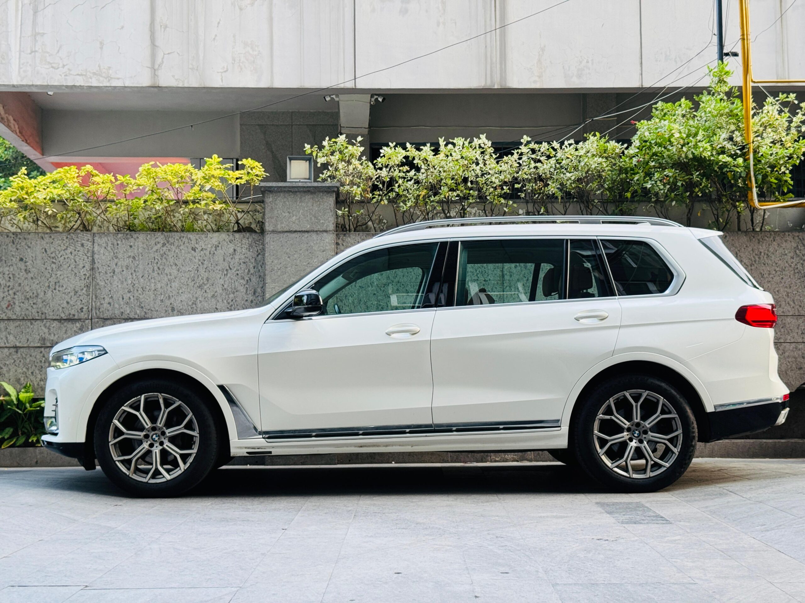 2020 BMW X7 DPE Signature – Powerful 7-Seater Diesel SUV