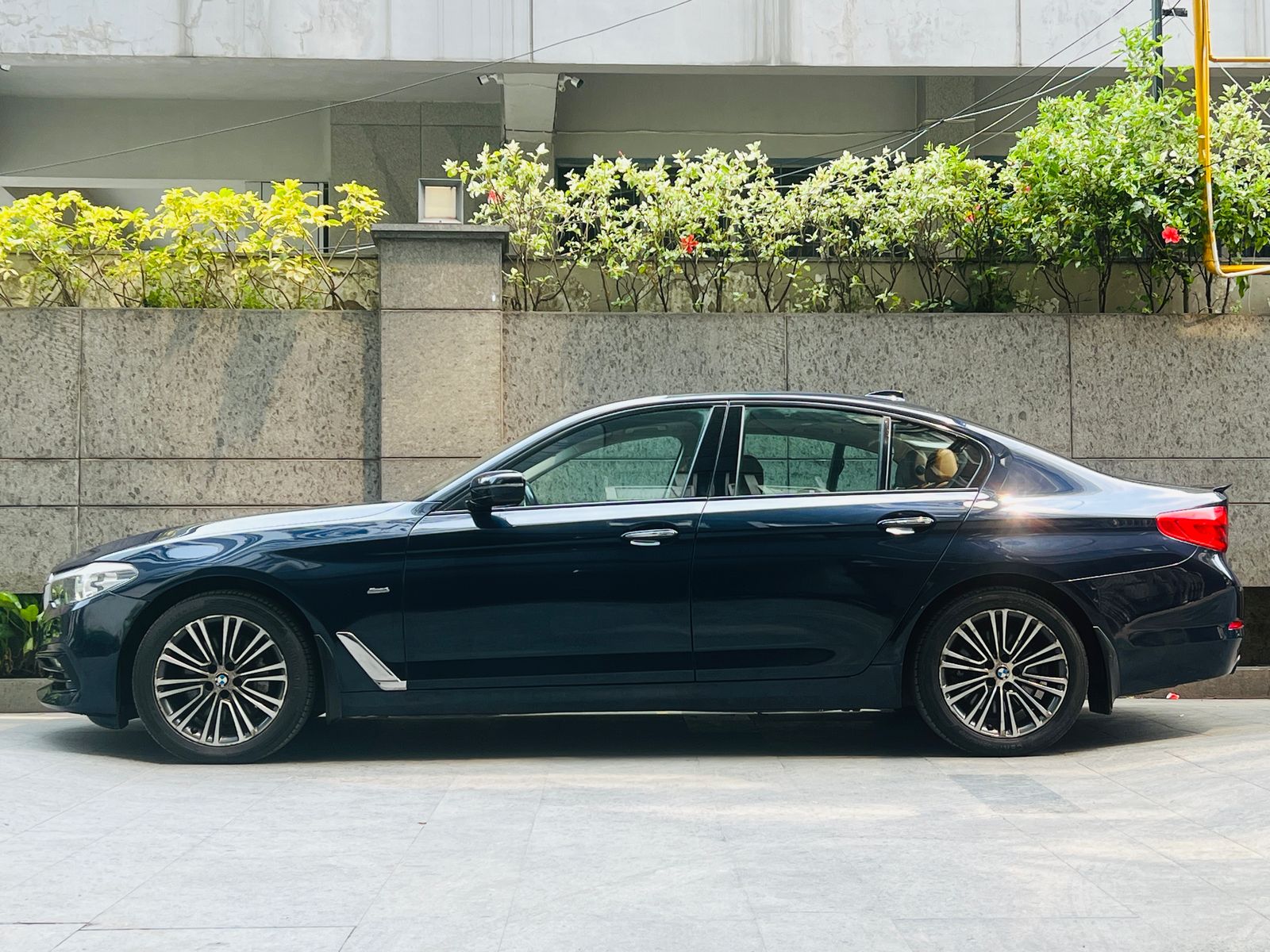 BMW 530i Sport Line 2017 | Used Luxury Sedan for Sale