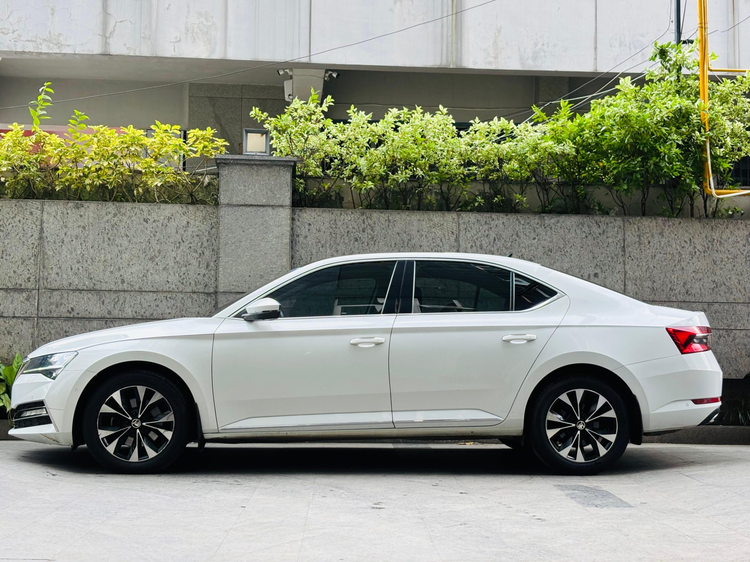 Škoda Superb L&K 2021 2.0 TSI AT – Luxury Used Car in Kolkata