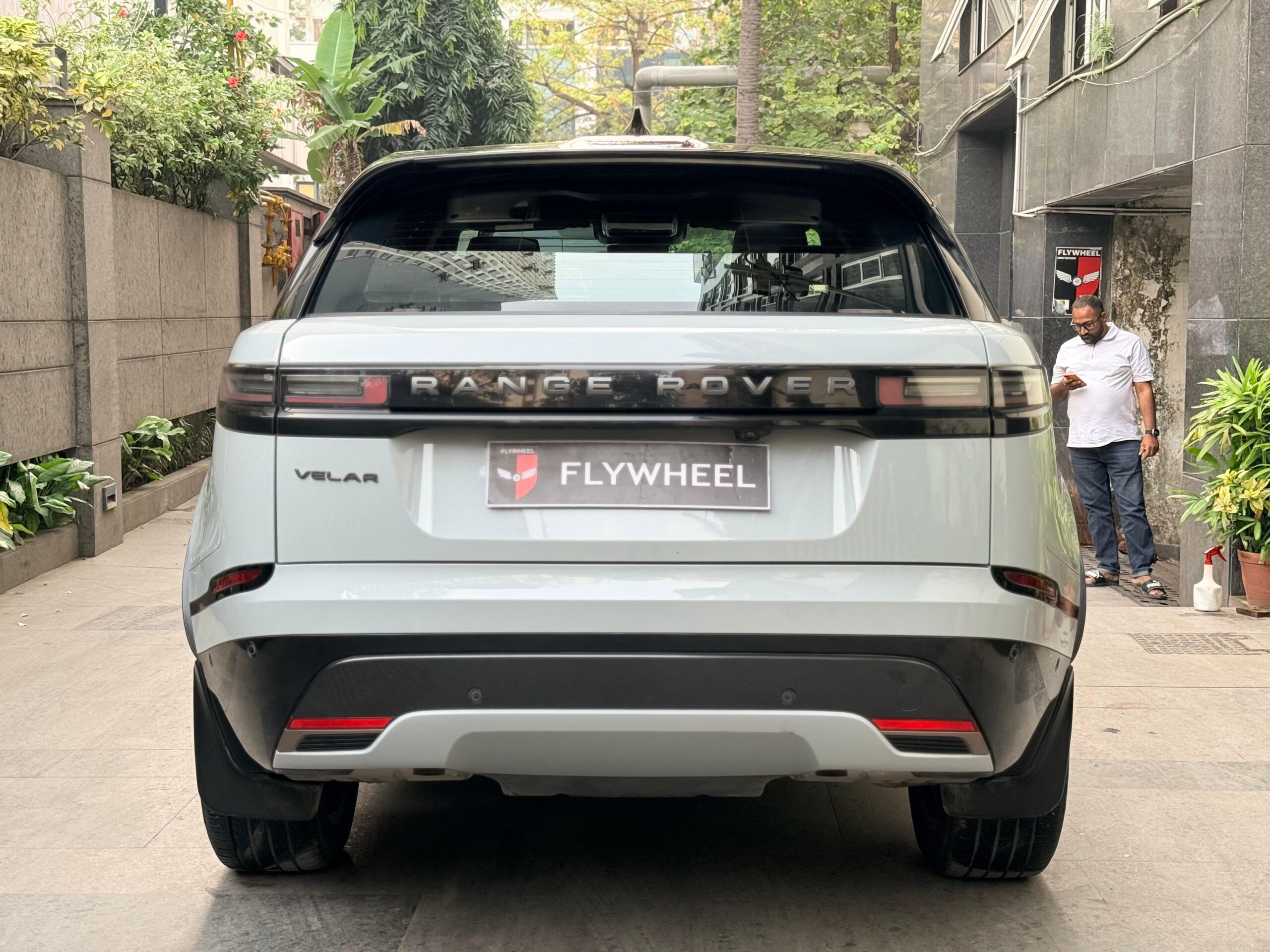 2024 Velar