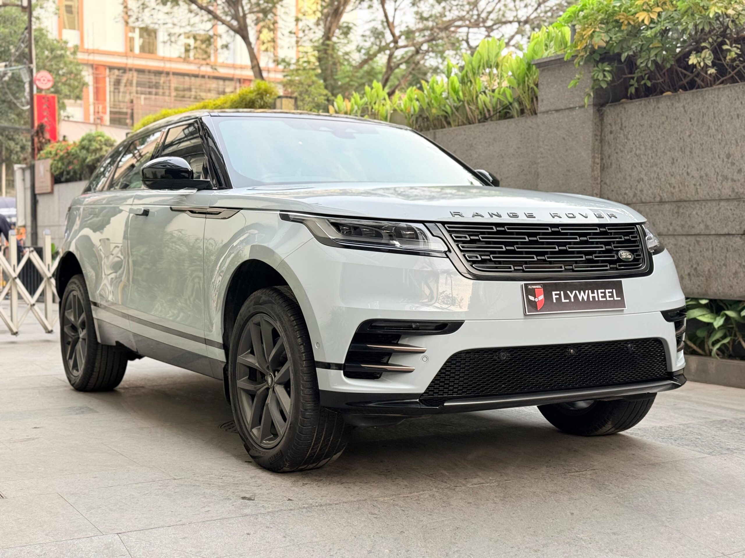 2024 Velar