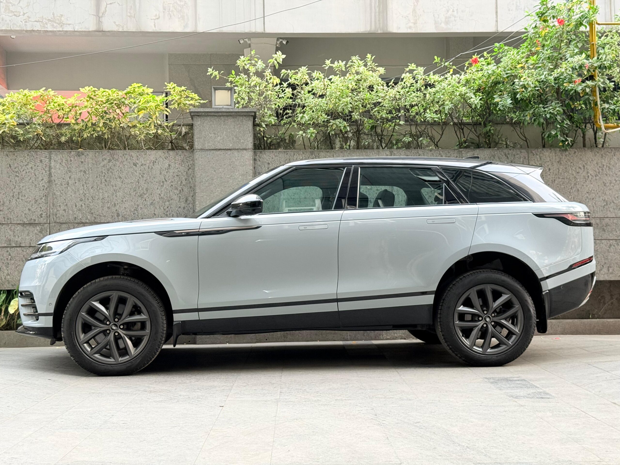2024 Velar